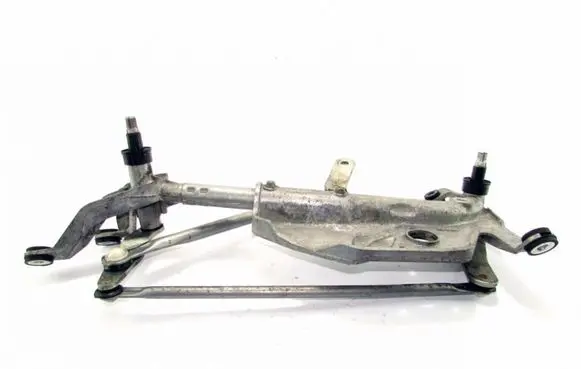 Honda CR-V Front wiper linkage 