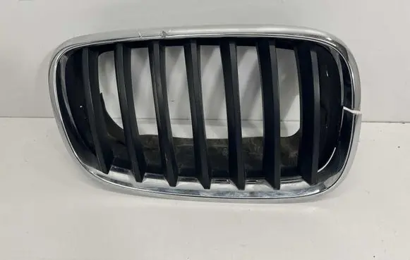 BMW X5 E70 Front bumper upper radiator grill 51137171396 7171396