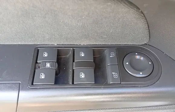 Opel Astra H Quarter vent window switch