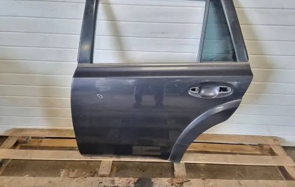 Subaru Outback Rear door