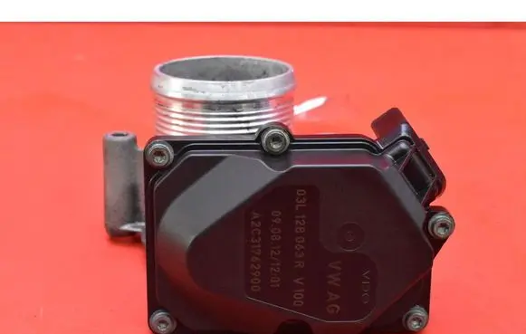 Audi Q3 8U Throttle body valve 03L128063R