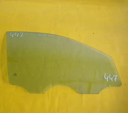 Volkswagen Polo IV 9N3 Front door window glass four-door