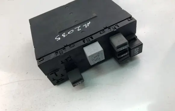 Volkswagen PASSAT B6 Central body control module 3C0937049A