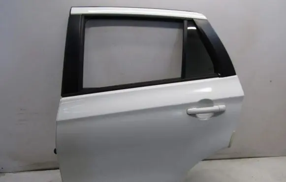 Suzuki SX4 S-Cross Rear door