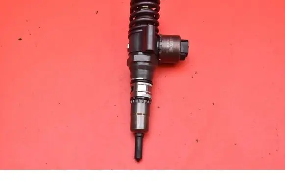 Audi A3 S3 8P Fuel injector 03G130073B