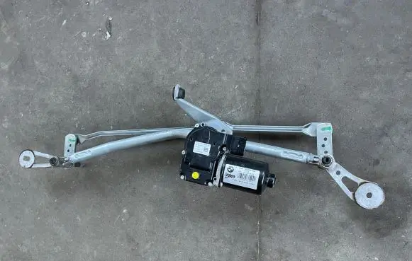 BMW 7 G11 G12 Front wiper linkage and motor W000061594