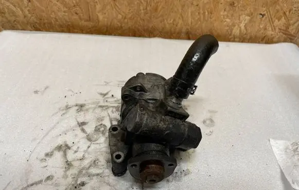 Mercedes-Benz E W210 Power steering pump 0024669201