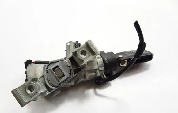 Volkswagen Golf VI Ignition lock 1K0905851B