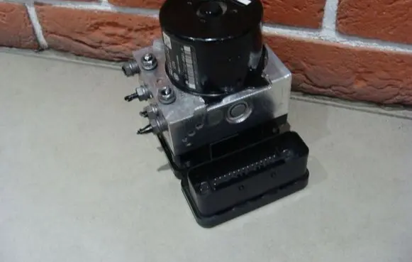 Seat Leon (1P) ABS Pump 1K0907379AT