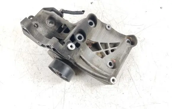 Opel Insignia A A/C compressor mount bracket 55562863
