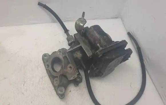 Toyota Yaris Throttle valve 261000N030