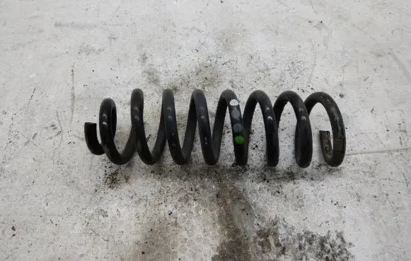 Mercedes-Benz C W205 Rear coil spring