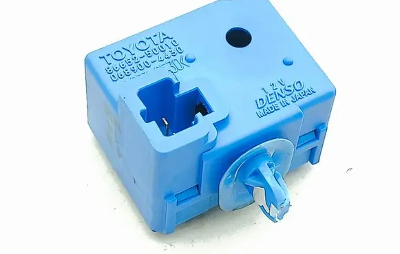 Toyota Prius (XW50) Horn buzzer relay 8665250010
