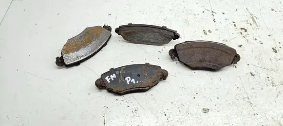 Ford Mondeo Mk III Brake pads (front)