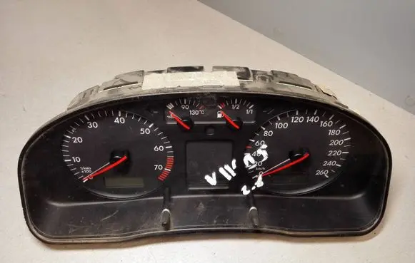 Volkswagen PASSAT B5 Speedometer (instrument cluster) 3B0919881G 110008794005