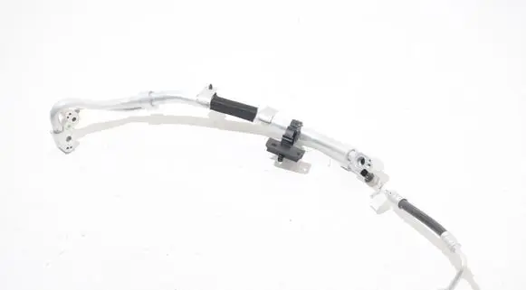 BMW X7 G07 Air conditioning (A/C) pipe/hose 6813586