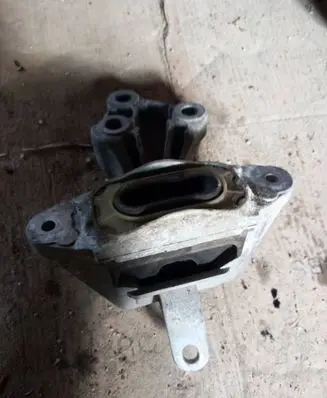 Opel Astra J Gearbox mount 13287957