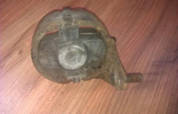 Ford Mondeo MK II Engine mount bracket 97bb6p081ad