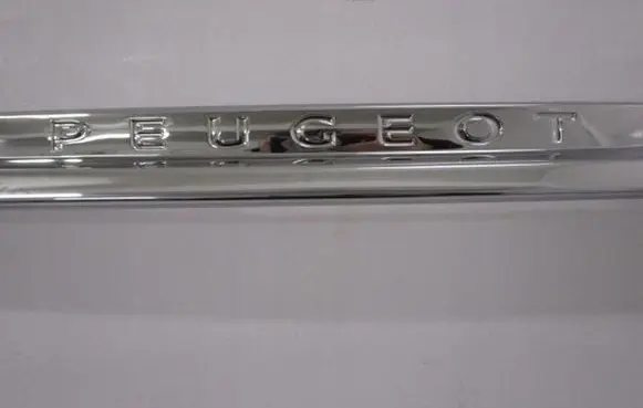 Peugeot 3008 I Front bumper upper radiator grill 1611182780