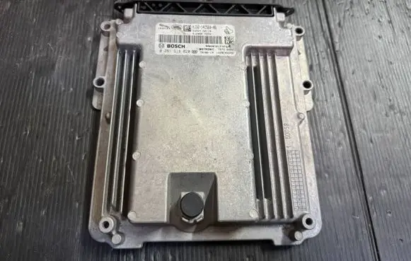 Land Rover Discovery Sport Engine control unit/module HJ3214C568AB 0261S18820 1039V08349
