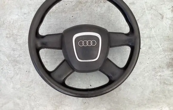 Audi A3 S3 8P Steering wheel