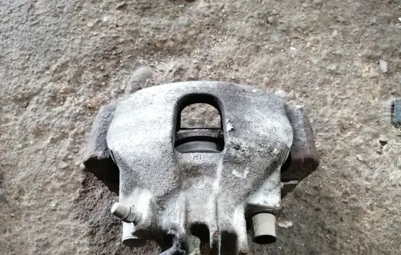 Volvo V70 Front brake caliper