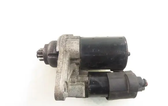 Volkswagen Golf V Starter motor 0001120406 02T911023R