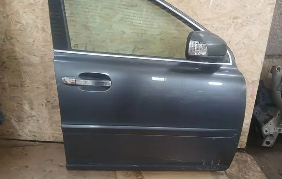 Volvo XC90 Front door 