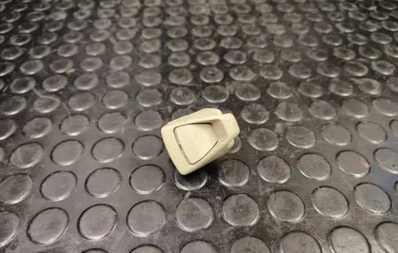 Volvo V70 Sun visor clip/hook/bracket 