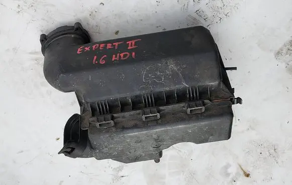 Air filter box
