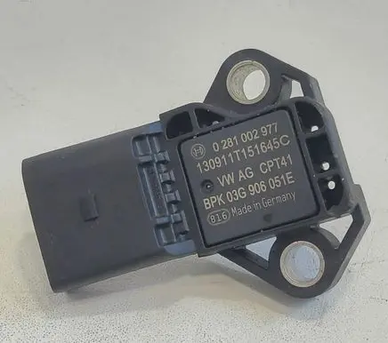 Volkswagen Golf VII Air pressure sensor 03G906051