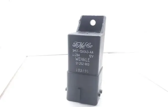 Ford C-MAX I Glow plug pre-heat relay 3M5T12A343AA 51252003