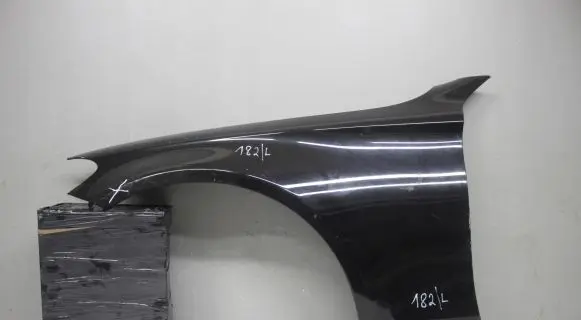 Mercedes-Benz C W205 Fender mounting bracket