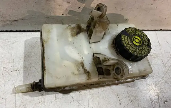 Citroen C4 I Picasso Brake fluid reservoir 9680907780