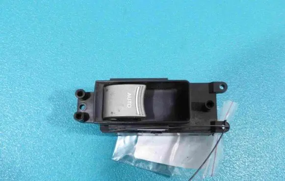 Honda Legend Electric window control switch 35760-SJA-013 IMPRK856438