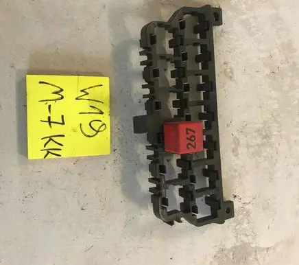 Volkswagen PASSAT B5 Other relay 267