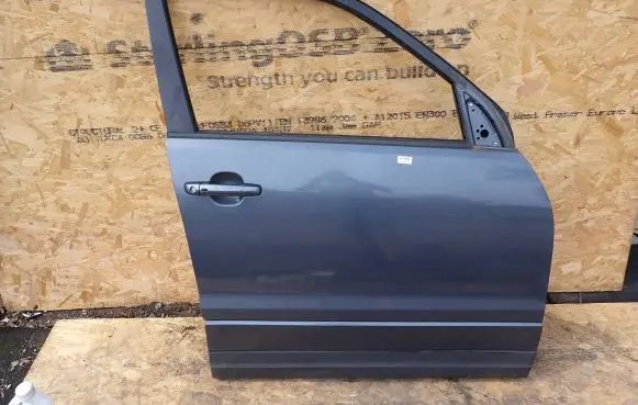 Suzuki Grand Vitara II Front door