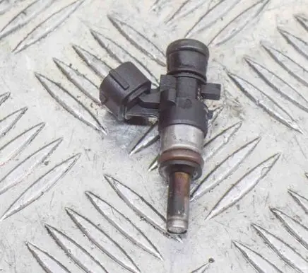 Volkswagen Golf VII Fuel injector 06L906031A 0280158266