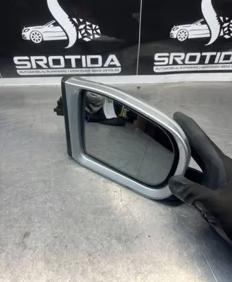 Mercedes-Benz E W210 Front door electric wing mirror 413131418