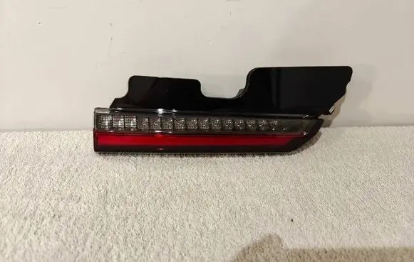 Volvo C40 Tailgate rear/tail lights 32404487 P01556201