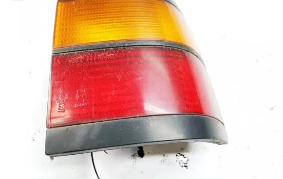 Volkswagen PASSAT B3 Rear/tail lights 333945112