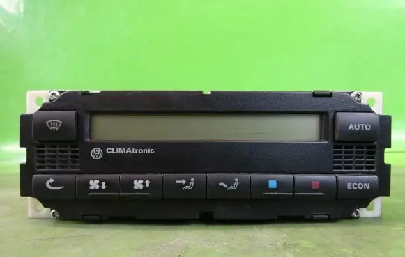 Volkswagen PASSAT B5 Climate control unit 1J1907044