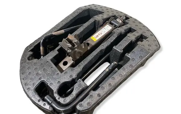 Jeep Grand Cherokee Tool set 68061390AD