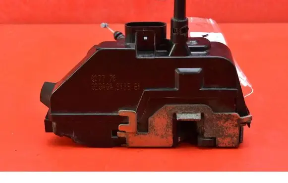 Renault Megane II Front door lock