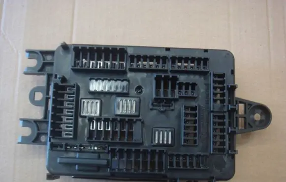 BMW 7 F01 F02 F03 F04 Fuse module 925946603