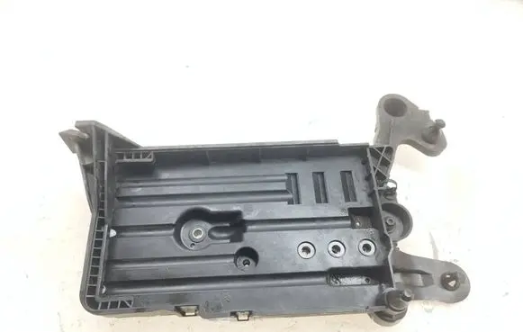 Skoda Octavia Mk3 (5E) Battery tray 5Q0915321H 5Q0915331J