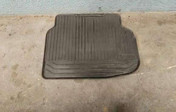 BMW 7 F01 F02 F03 F04 Rear floor mat 51472409276
