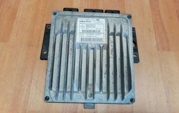 Renault Megane II Engine control unit/module R0410B024C 8200334419 8200414354