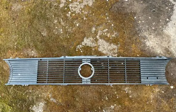 Volkswagen Golf I Front grill 171853653 1718536