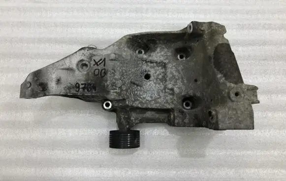 BMW X1 E84 Generator/alternator bracket 7802639